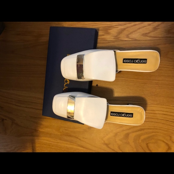 Shoe - Picture 4 of 5